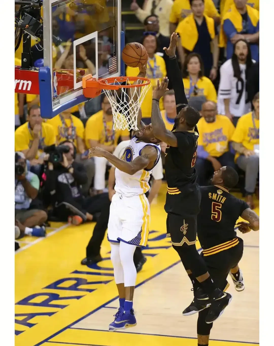 世界杯2026-湖人翻盘快船，杜兰特带队取胜