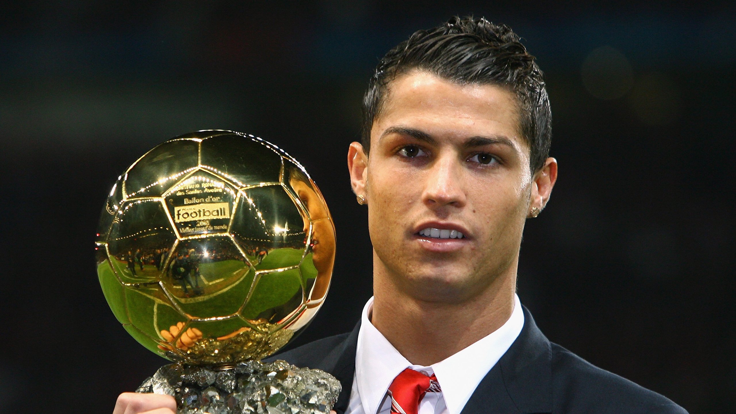 开云体育2026-巴拉圭冲垮加拿大，拉亚在德甲争冠战接管比赛，足球世界里的小国大心脏